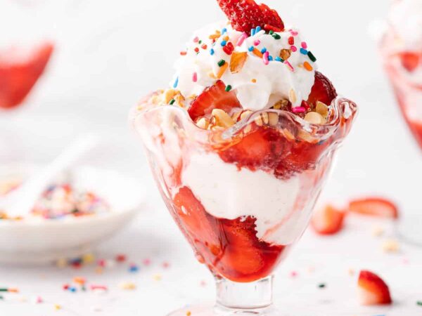 strawberry sundae